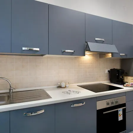 Alesa Apartment